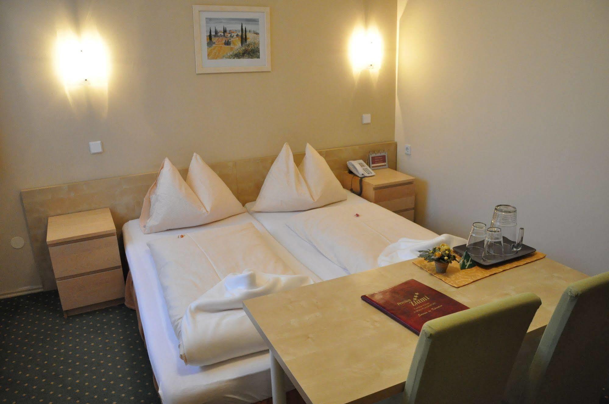 קלגנפורט Hotel Zlami-Holzer מראה חיצוני תמונה