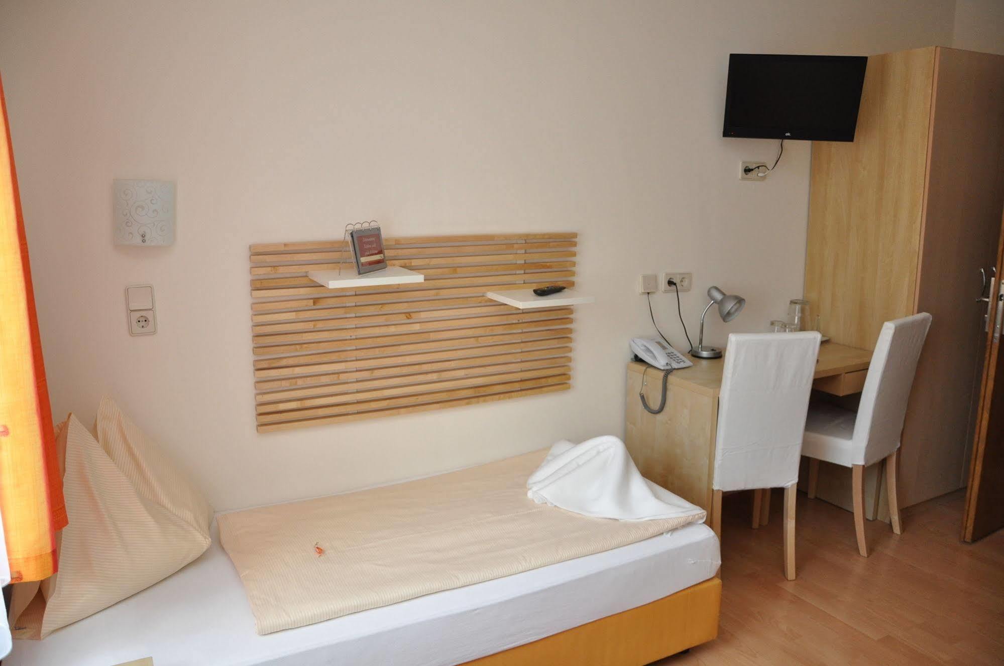 קלגנפורט Hotel Zlami-Holzer מראה חיצוני תמונה